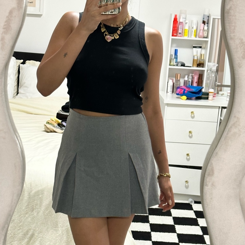 Abercrombie and Fitch pleated mini skirt